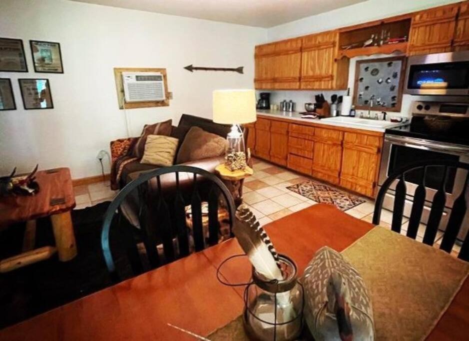 The Hideaway At Bear Mountain Log Cabins Eureka Springs Eksteriør bilde